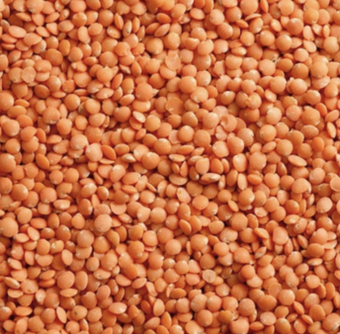 A variety of red, green, and yellow lentils.